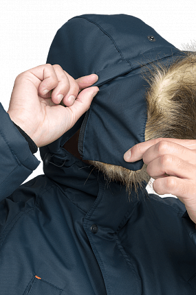 капюшон с регулировкой объёма и съёмной меховой опушкой